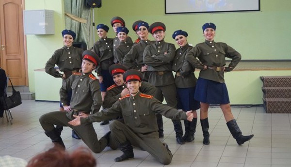 День учителя отметили ветераны педагогического труда Колпинского района